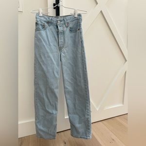 Levi’s Ribcage Straight Jean size Womens 24